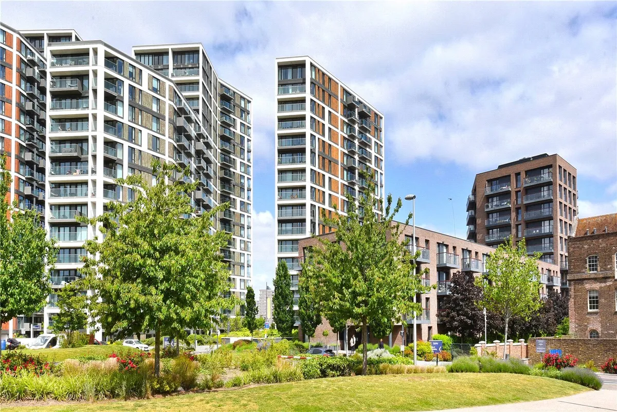 Hampton Apartments, Duke Of Wellington Avenue, Woolwich, London SE18