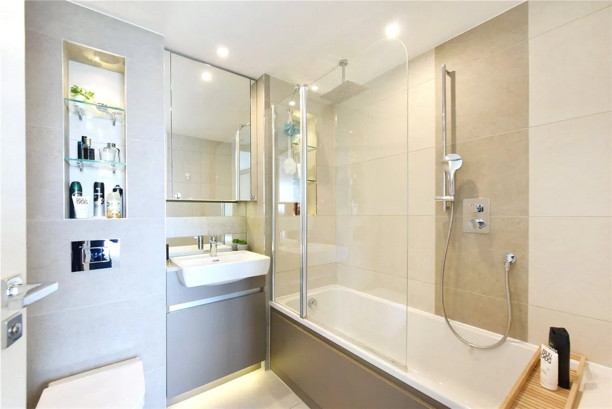Hampton Apartments, Duke Of Wellington Avenue, Woolwich, London SE18