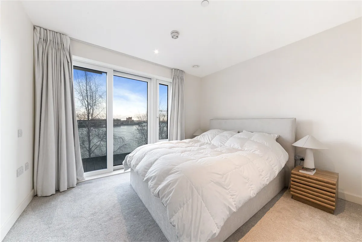 Hampton Apartments, Duke Of Wellington Avenue, Woolwich, London SE18