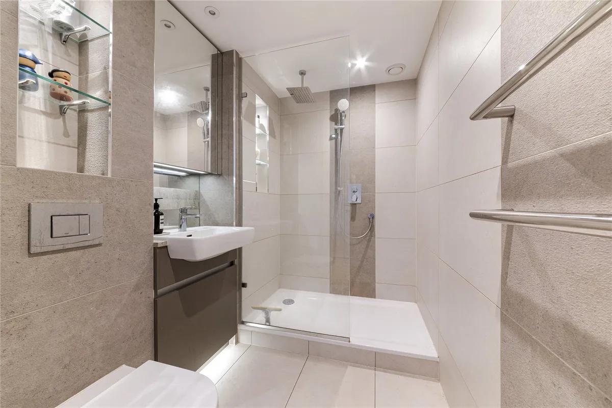 Hampton Apartments, Duke Of Wellington Avenue, Woolwich, London SE18